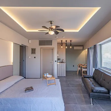 Apartamento Tiny Penthouse, Big Terrace Kalamata